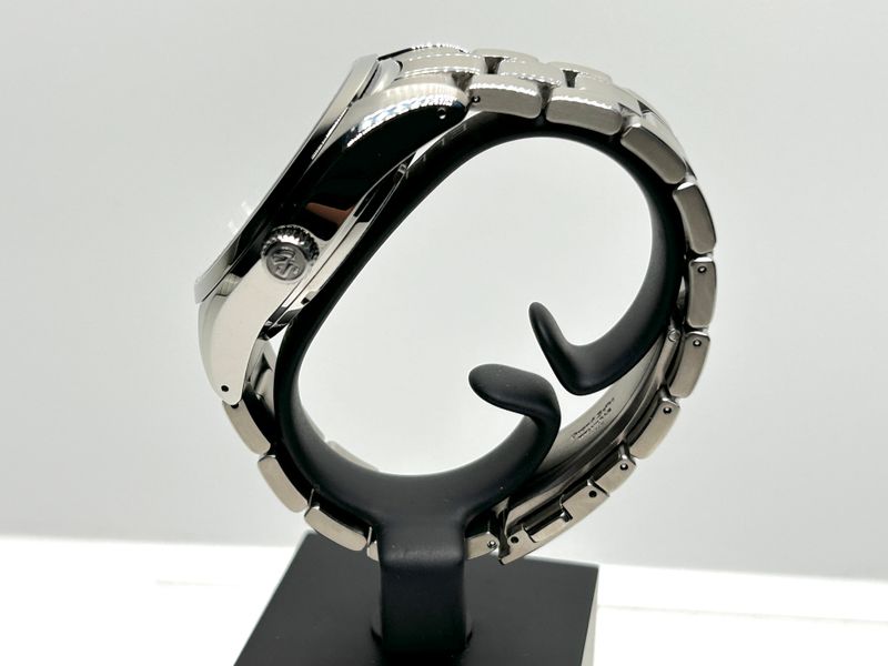 Grand Seiko Heritage Collection SBGA211